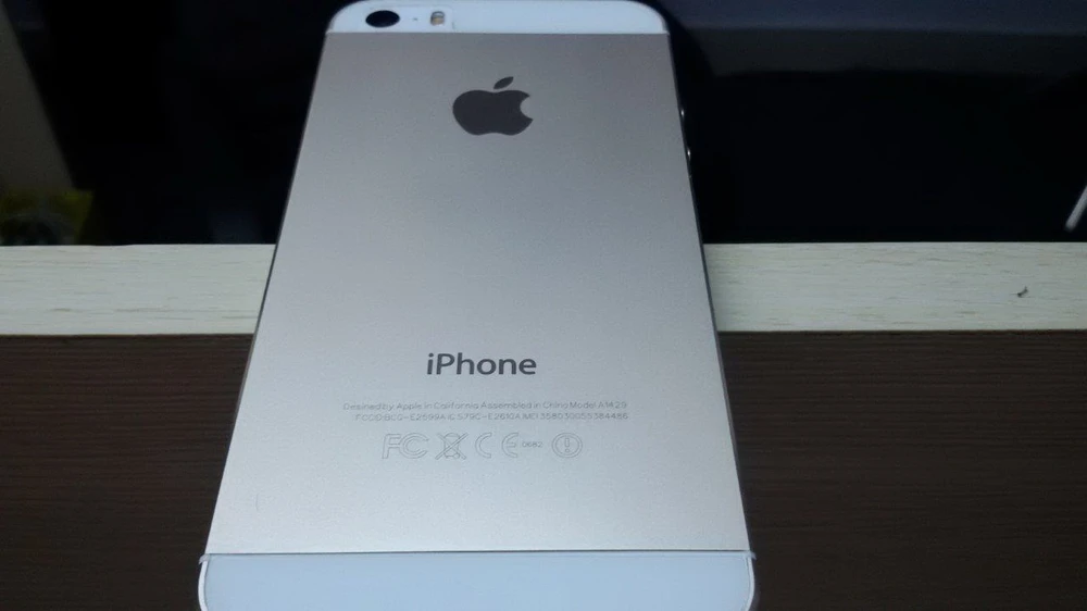 iPhone 5s Gold giả như thật ảnh 4